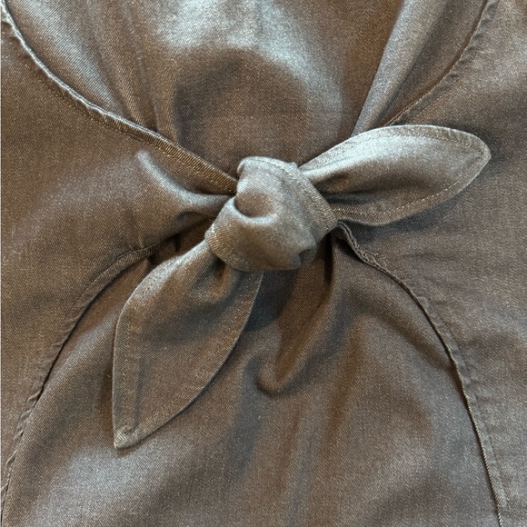 Flattering Tie Front Denim Dress - Picture 3 of 8